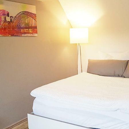 Zwei Schicke Apartments Mit Parkplatz โคโลญ ภายนอก รูปภาพ
