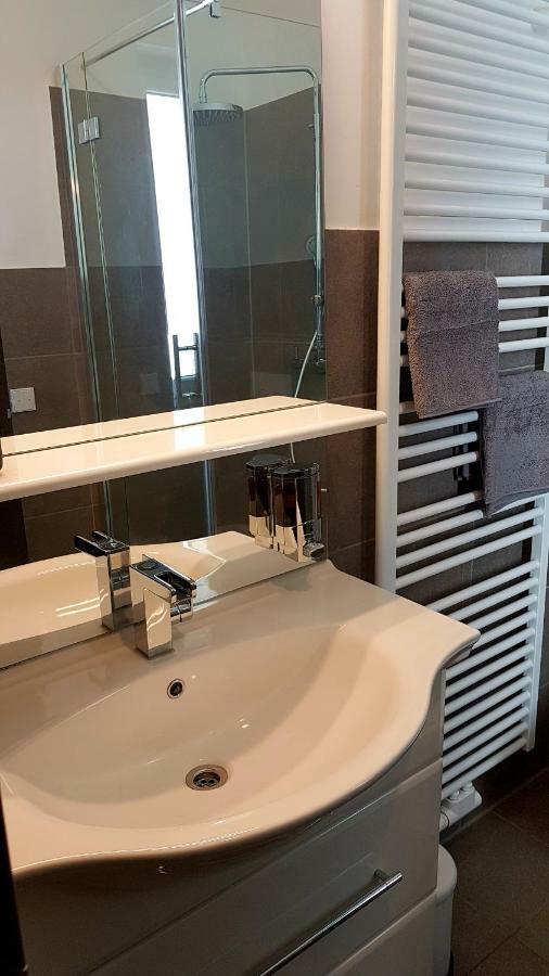 Zwei Schicke Apartments Mit Parkplatz โคโลญ ภายนอก รูปภาพ
